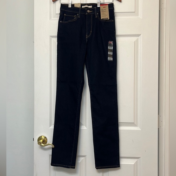 724 Levi’s High Rise Slim Straight Jeans - Picture 4 of 11
